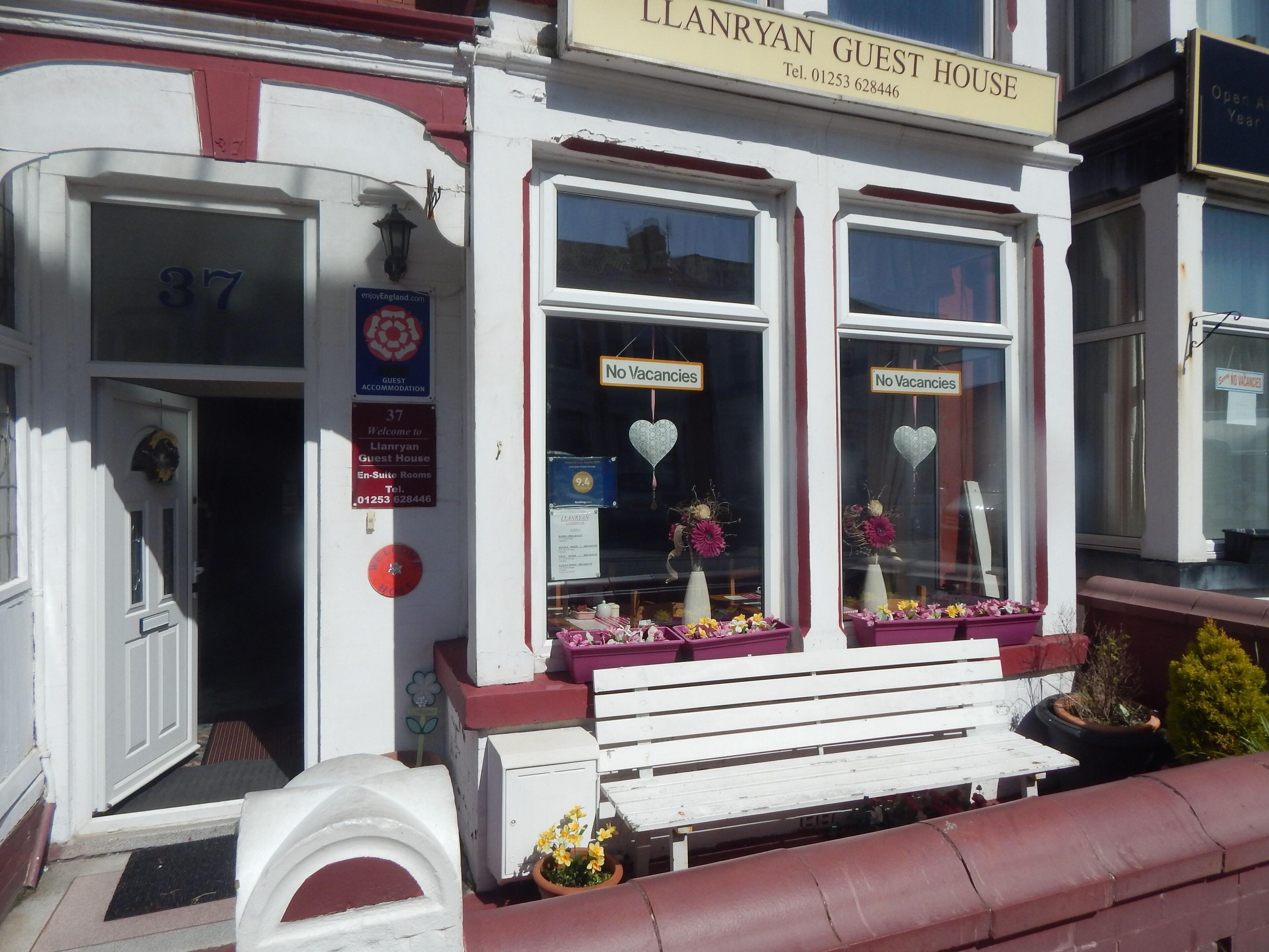 Llanryan Guest House — Photos 1
